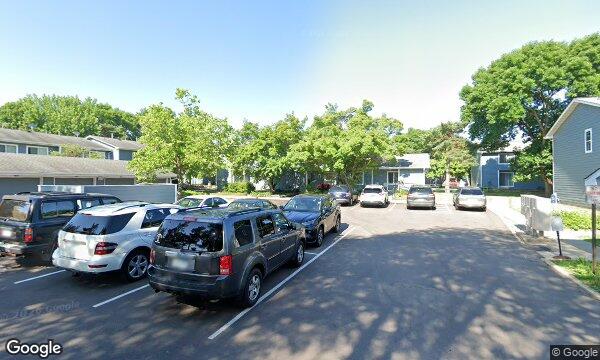 Kimberly Meadows Townhomes apartments in Plymouth, MN